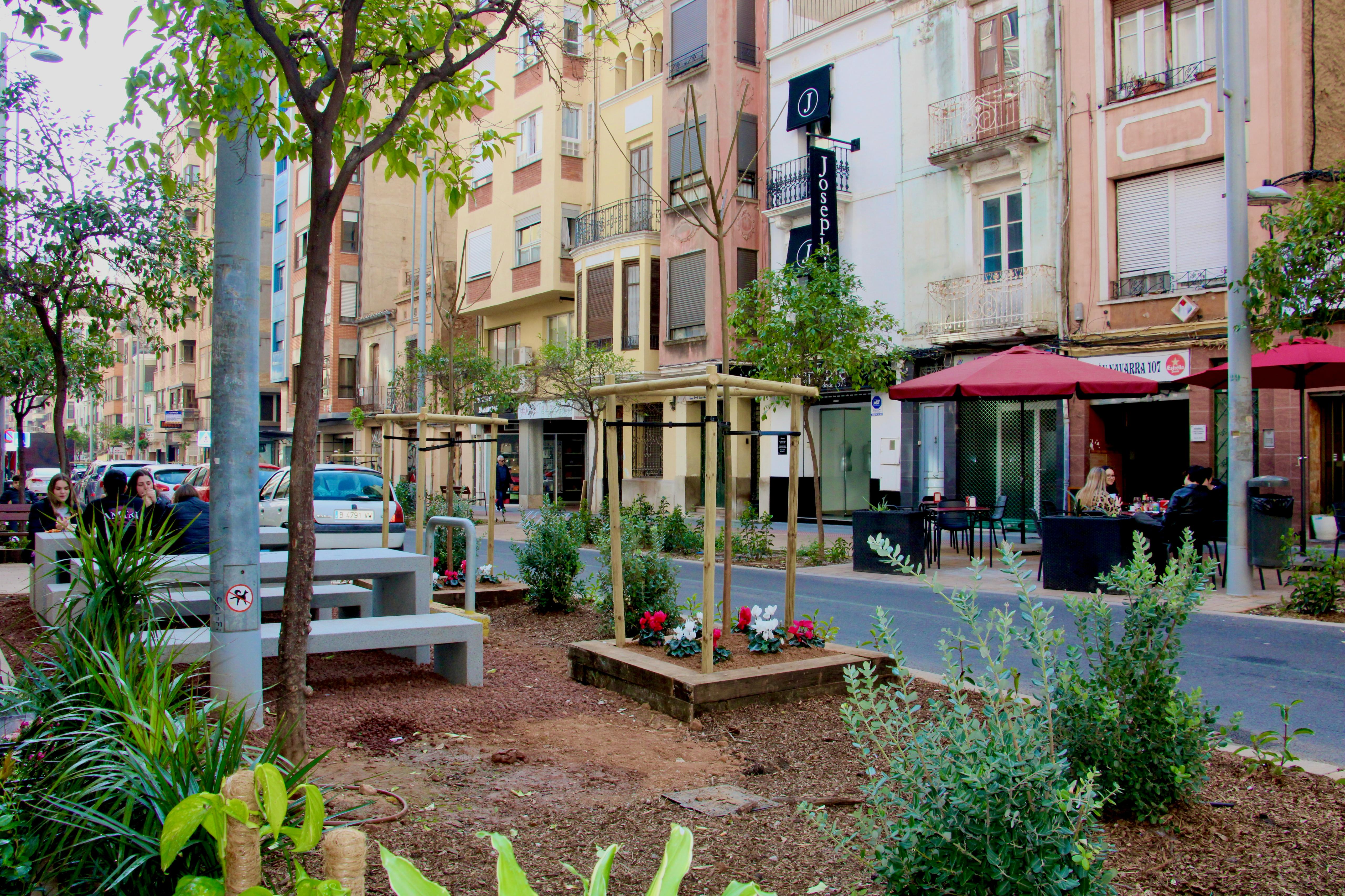Amb l'asfaltat i les labors de jardineria, els carrers Navarresa i Bayer aquesta setmana quedaran concloses