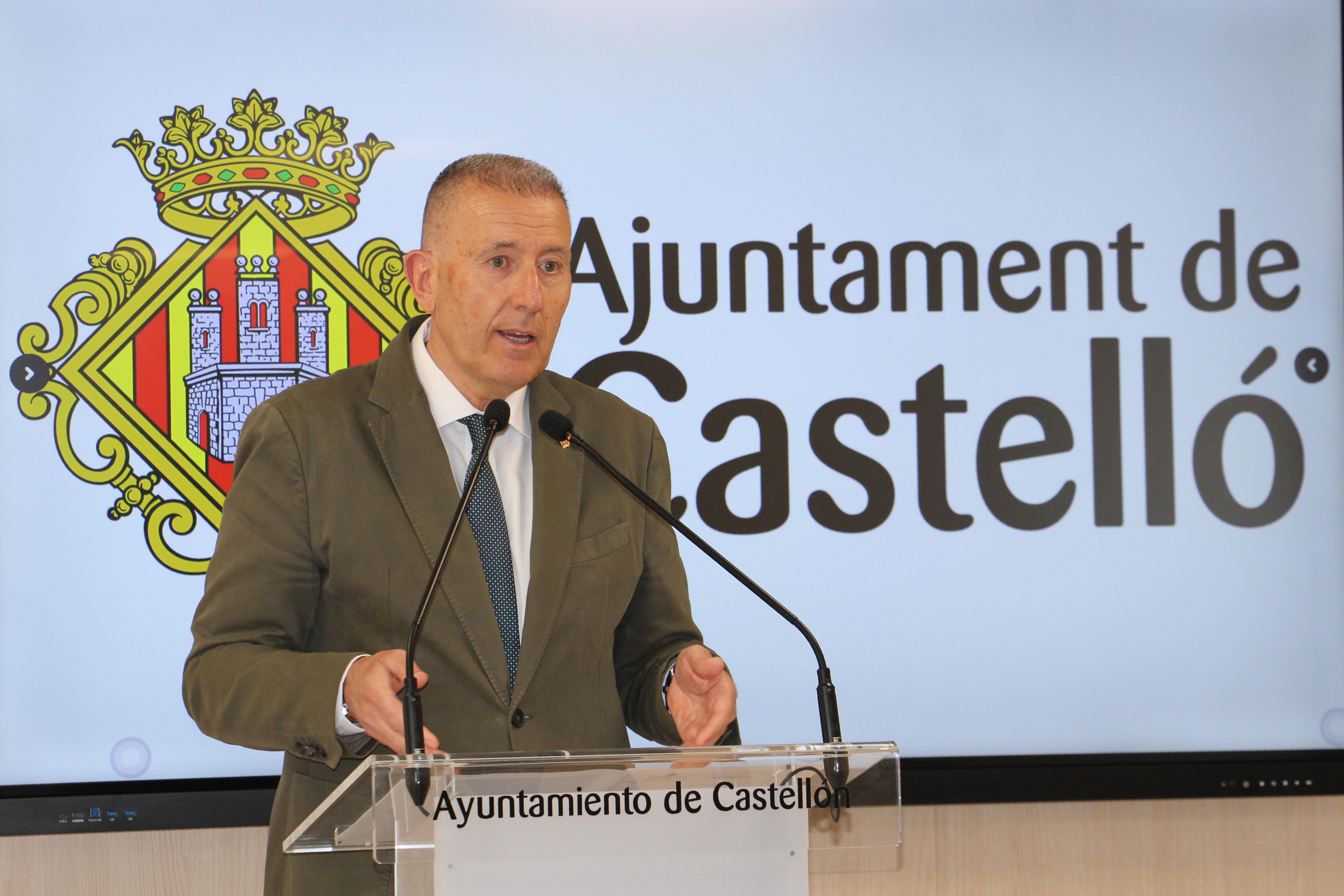 El govern municipal inverteix més de 142.600 euros en la millora de patis de quatre col·legis