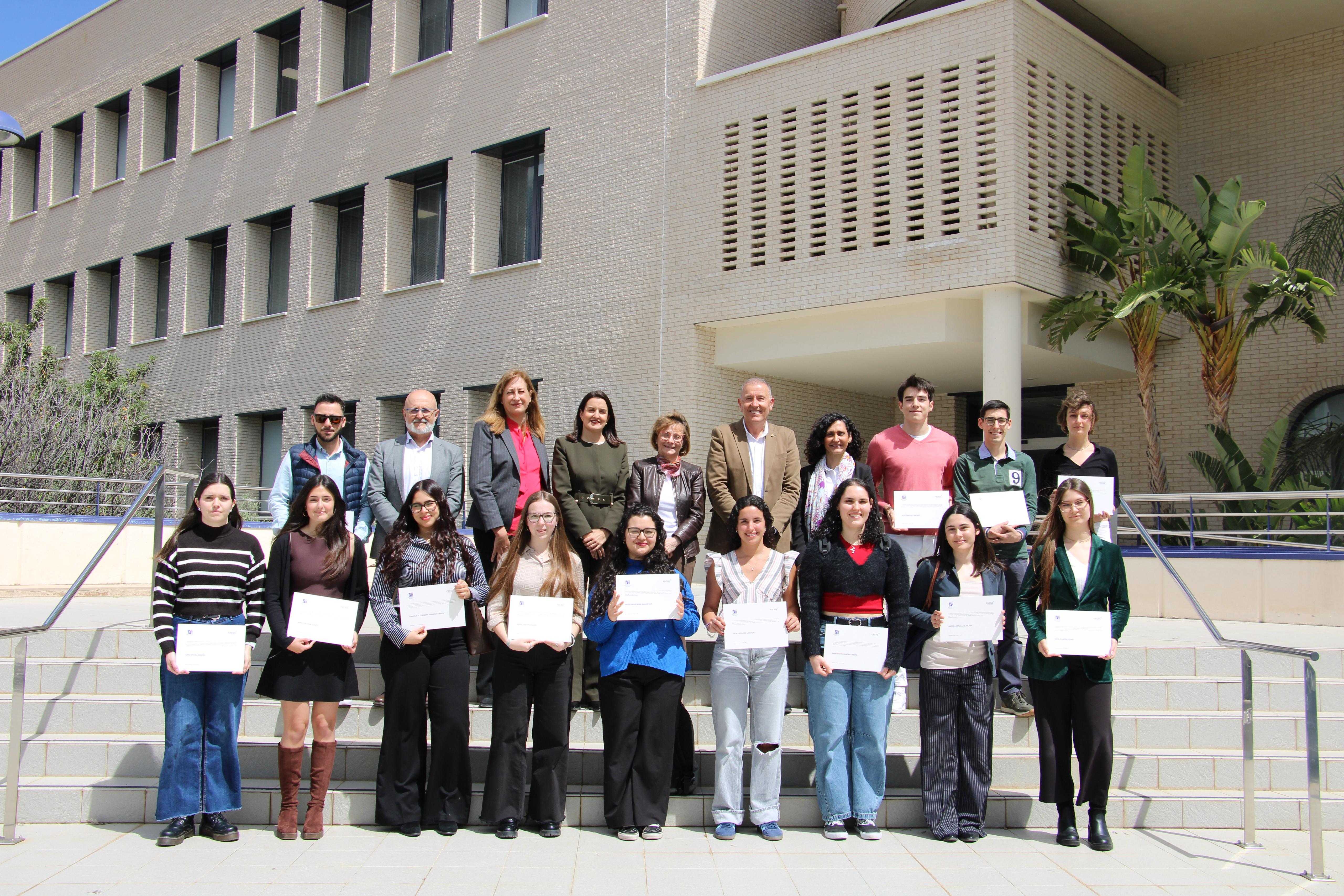 Vicent Sales participa en el lliurament de les beques Facsa per a estudis de grau a la Universitat Jaume I