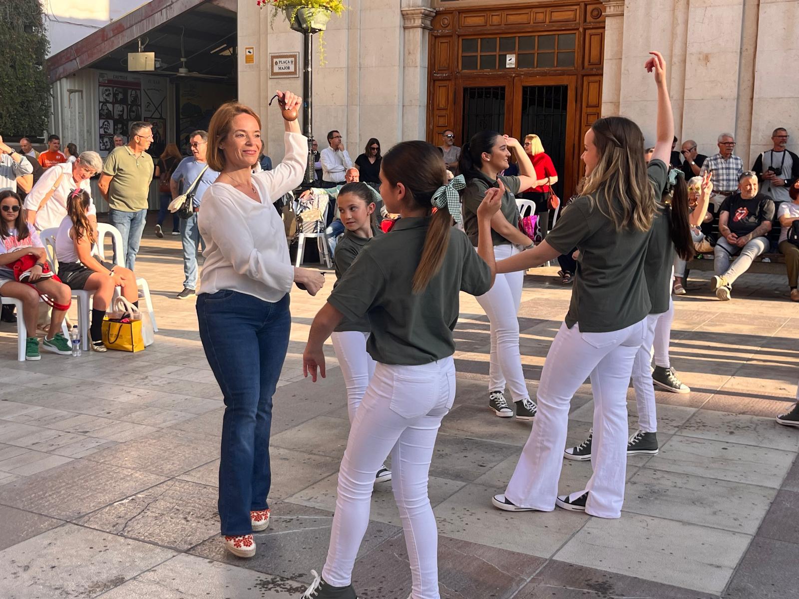 La Plaça Major honra la tradició del ‘Ball Perdut’ en la seua XVI edició