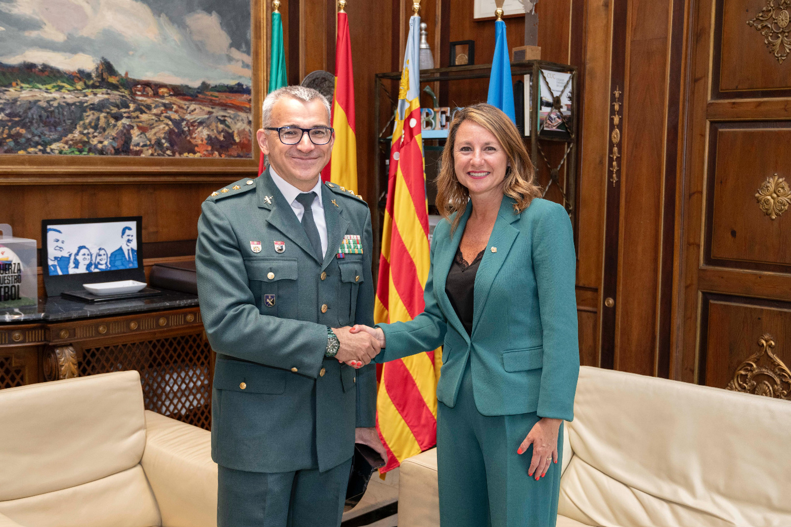 Carrasco rep al nou Coronel Cap de la Comandància de la Guàrdia Civil a la província
