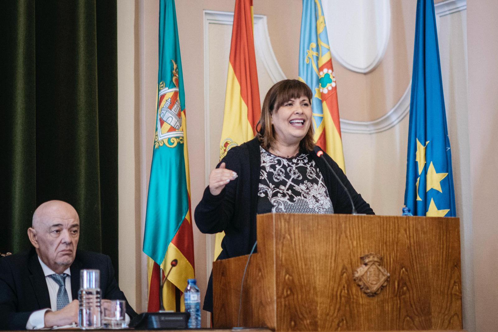Begoña Carrasco calla en el ple de Castelló davant el 'Pacte de la Vergonya' de Mazón amb Vox